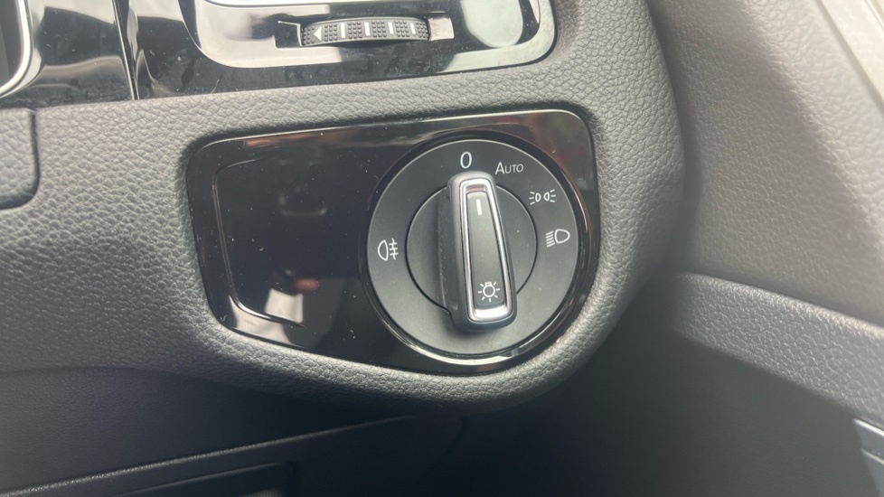 Volkswagen Golf Match Tdi Dsg White #25