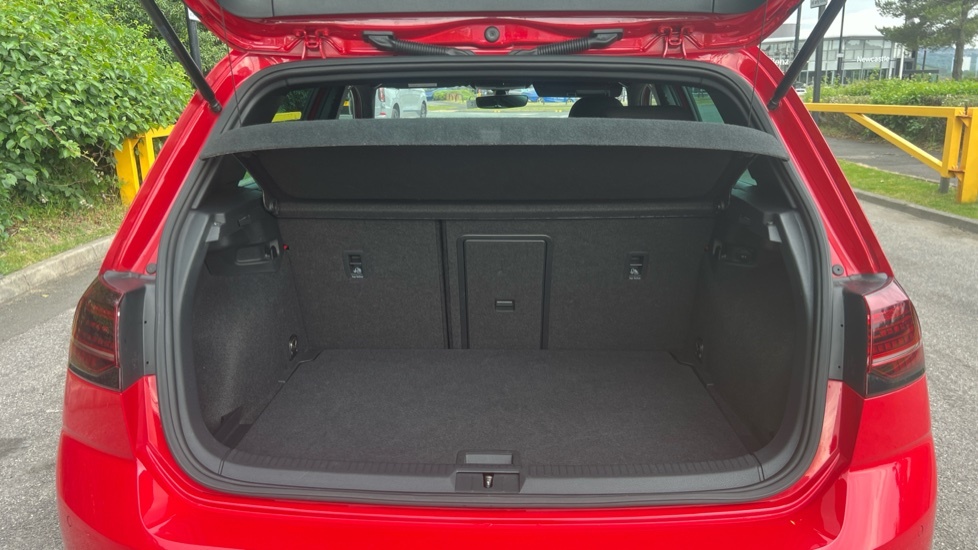 Volkswagen Golf Match Tdi Dsg White #4