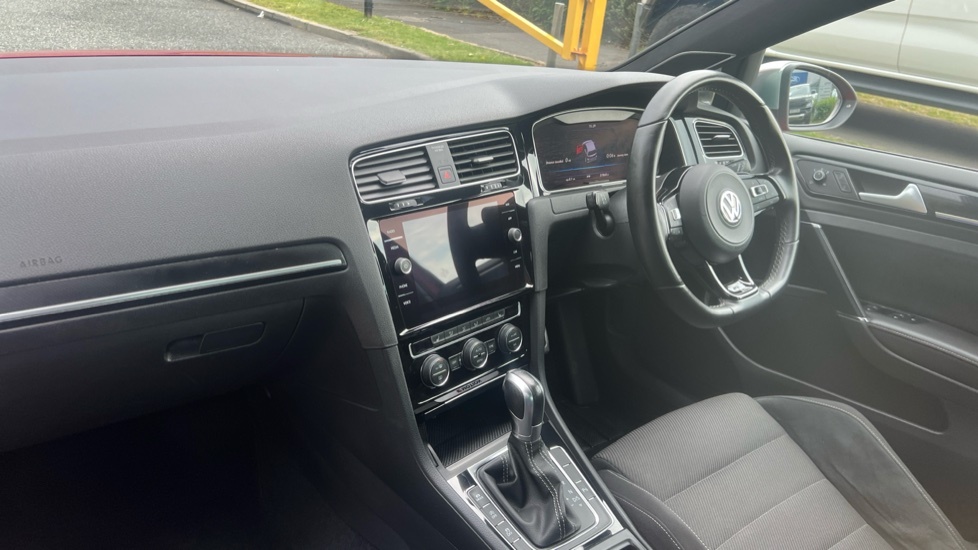 Volkswagen Golf Match Tdi Dsg White #9