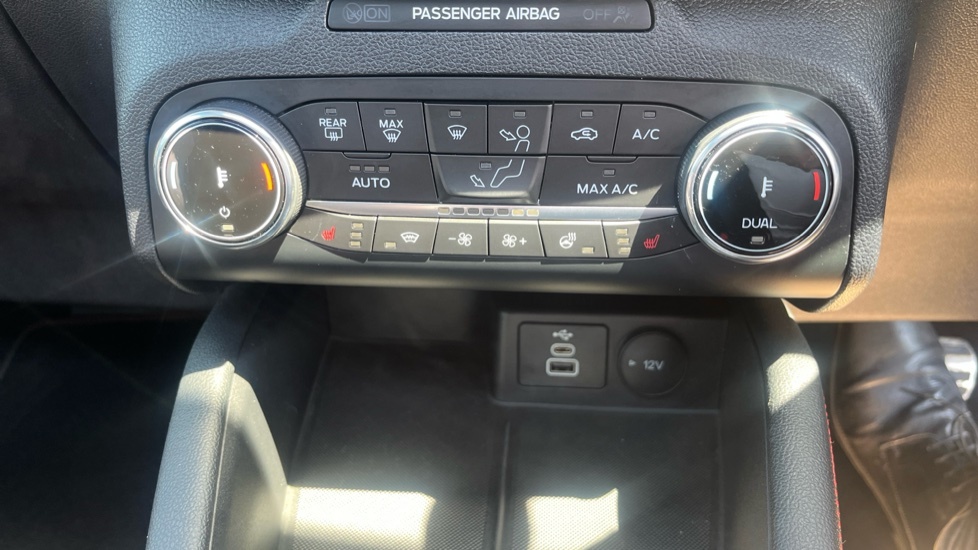 Ford Kuga 1.5 Ecoboost 150 Black Package Edition White #27
