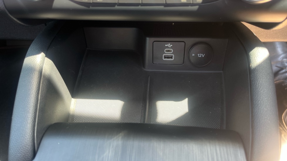 Ford Kuga 1.5 Ecoboost 150 Black Package Edition White #28