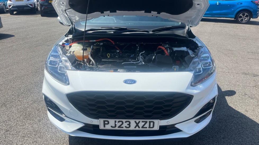 Ford Kuga 1.5 Ecoboost 150 Black Package Edition White #8