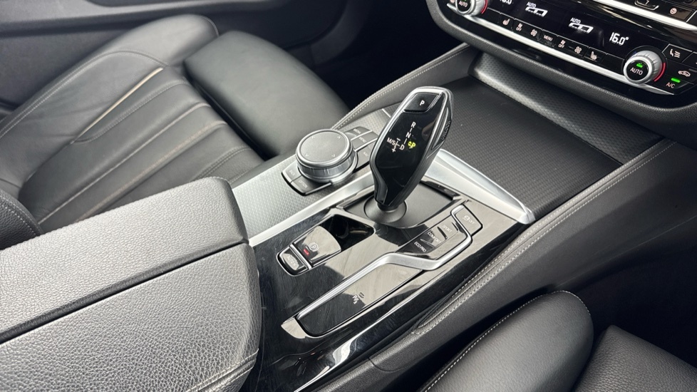 BMW 5 Series M Sport Black #10