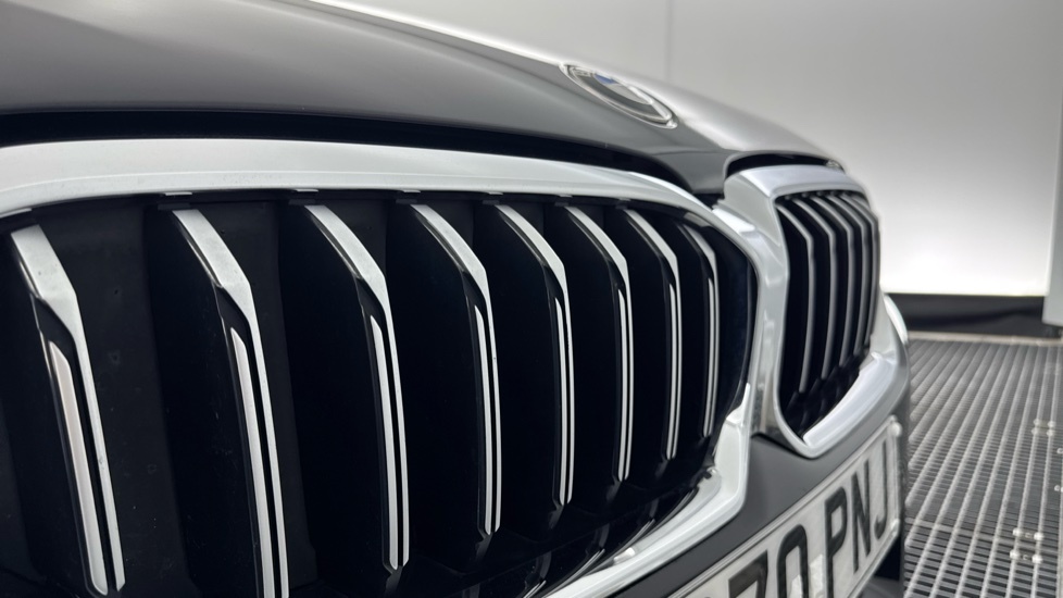 BMW 5 Series M Sport Black #30