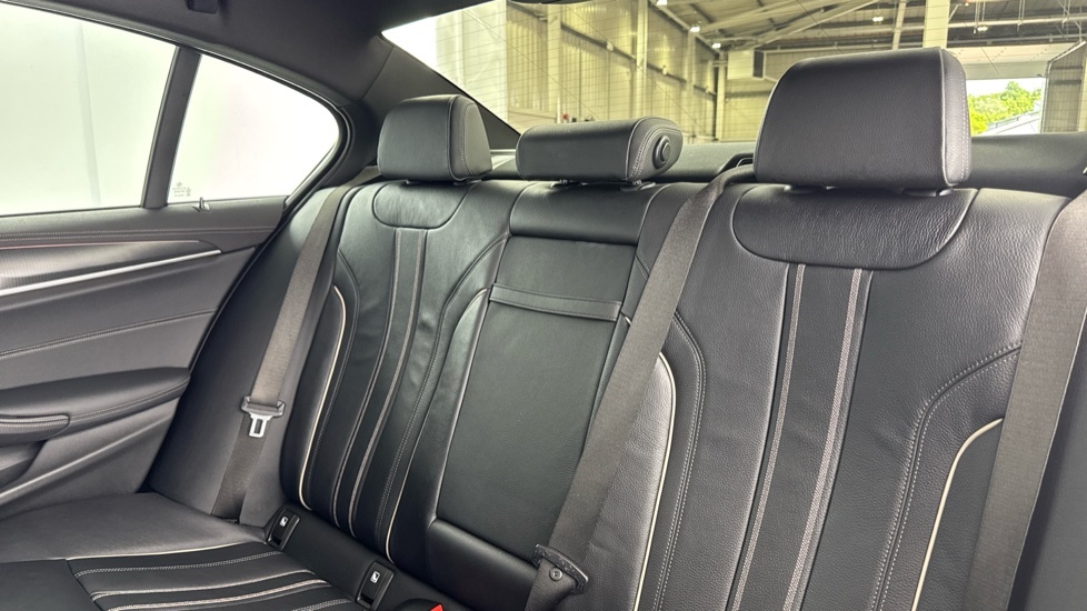 BMW 5 Series M Sport Black #12