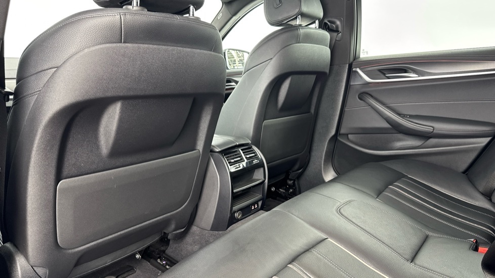 BMW 5 Series M Sport Black #35