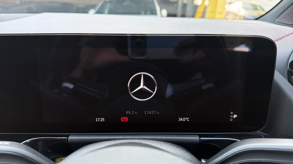Mercedes-Benz EQA Eqa 250 140Kw Amg Line Executive 70.5Kwh Blue #18