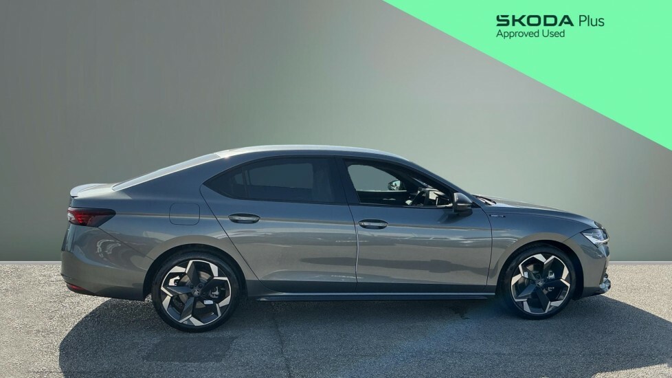 Skoda Superb Sportline Grey #4