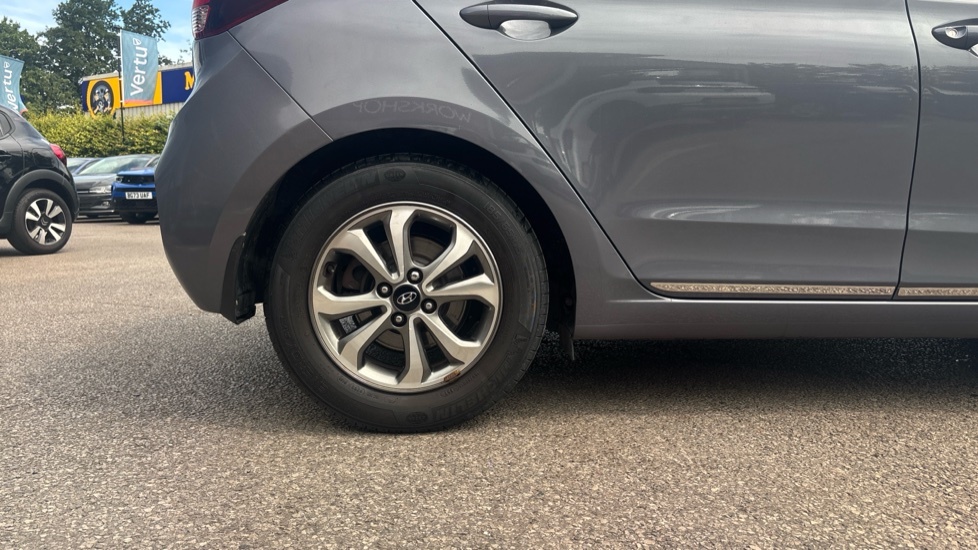 Hyundai I20 1.2 Mpi Se 83 Bhp White #7