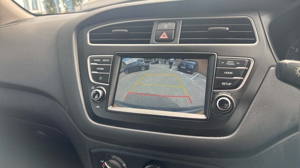 Hyundai I20 1.2 Mpi Se 83 Bhp White #8