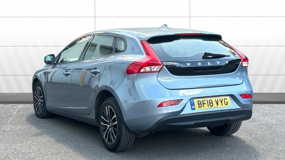 Volvo V40 Momentum Nav Plus Blue #2