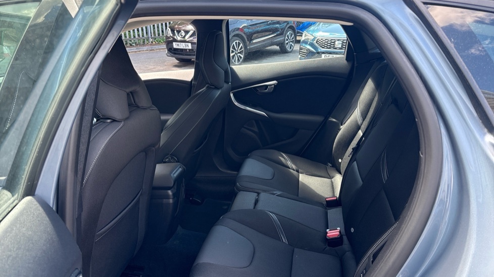 Volvo V40 Momentum T2  #16