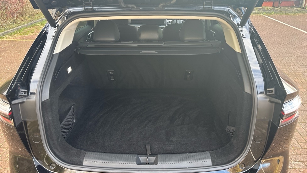 MG HS Trophy Black #4
