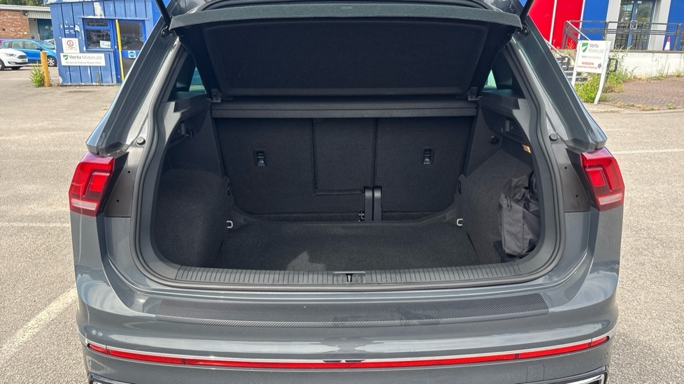 Volkswagen Tiguan R-line WU21NVA Grey #4