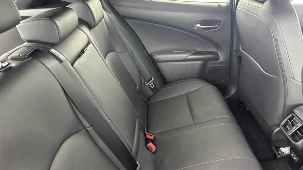 Lexus UX 300E 150Kw 72.8 Kwh E-cvt Premium Plus Pack Grey #9