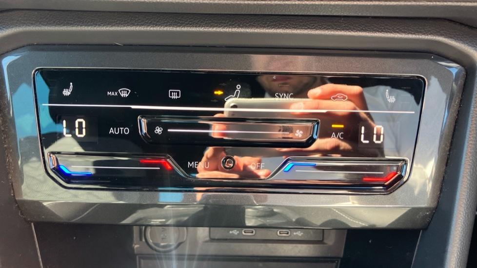 Volkswagen Tiguan Active Tsi Black #13