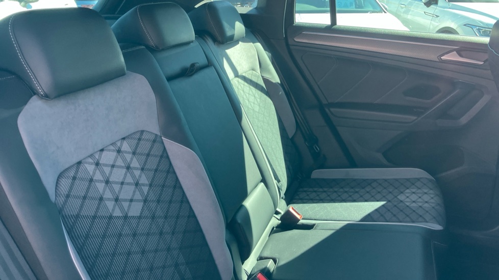 Volkswagen Tiguan Active Tsi Black #16