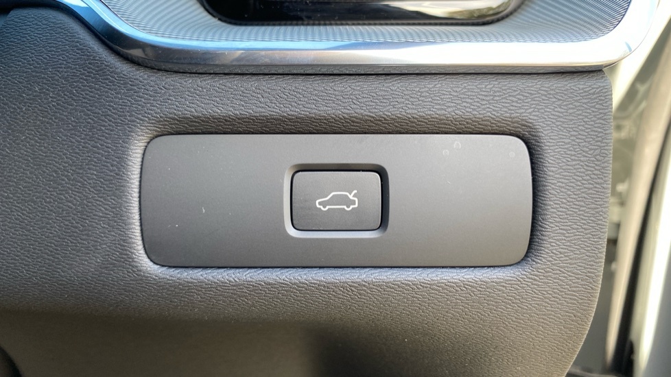 Volvo XC60 Ultra Dark Green #34