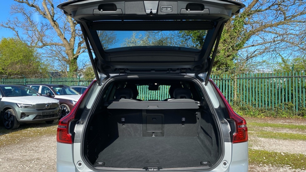 Volvo XC60 Ultra Dark Green #13