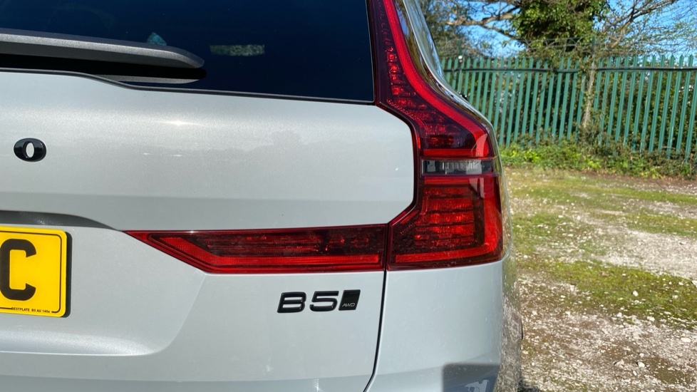 Volvo XC60 Ultra Dark Green #40