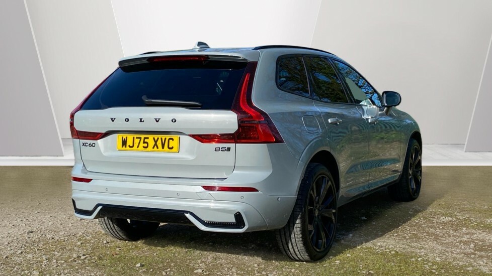 Volvo XC60 Plus Black Edition Grey #2
