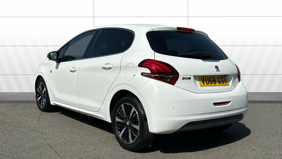 Peugeot 208 Tech Edition White #2