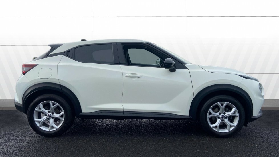 Nissan Juke N-connecta White #5