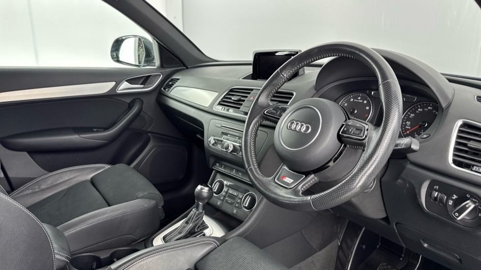 Audi Q3 S Line Edition Green #6