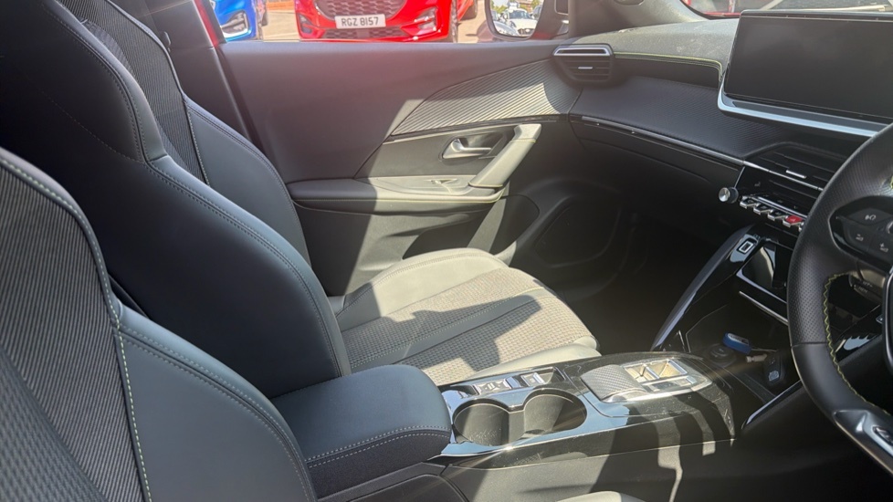Peugeot 2008 1.2 Puretech 130 Allure Black #13
