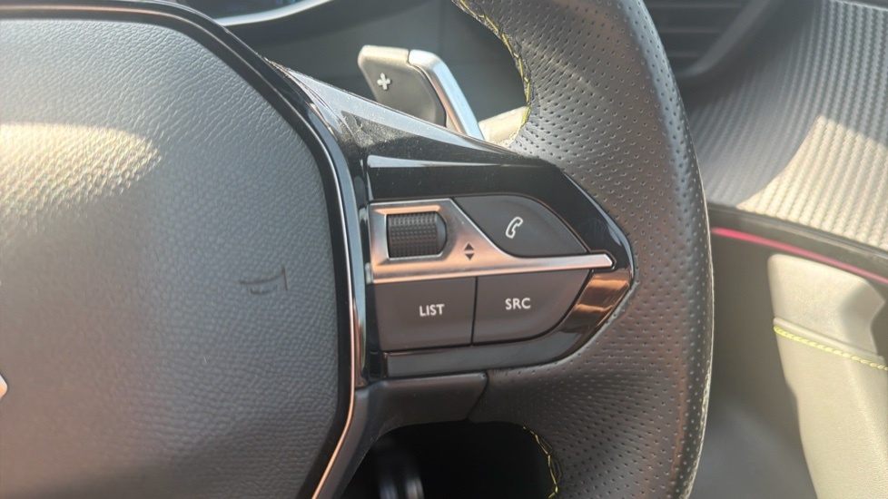 Peugeot 2008 1.2 Puretech 130 Allure Black #34