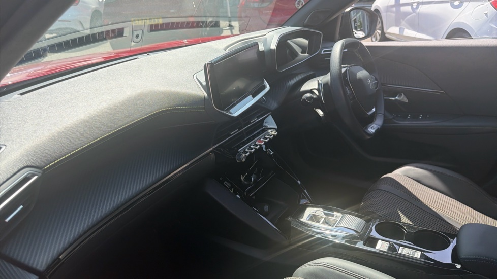 Peugeot 2008 1.2 Puretech 130 Allure Black #8