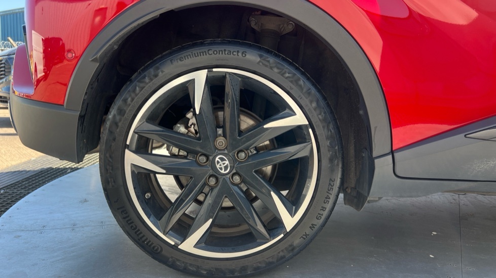 Toyota C-Hr Suv Black #7