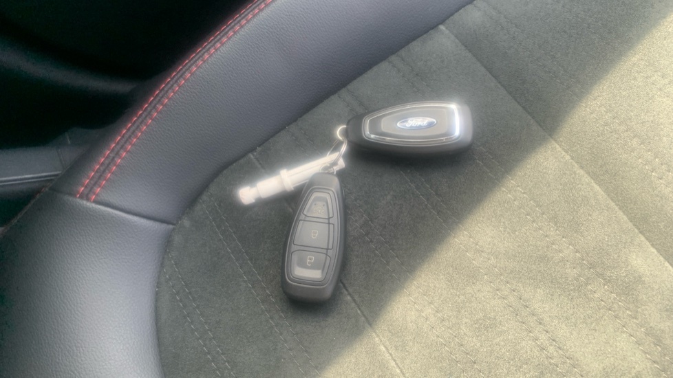 Ford Kuga 2.5 Fhev Black Package Edition Cvt Grey #20