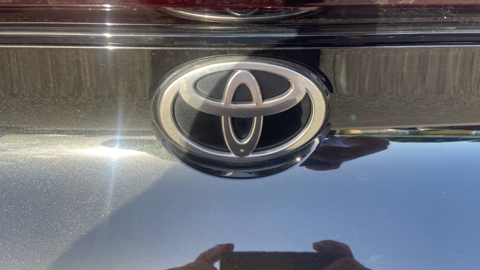 Toyota C-Hr C-hr Excel Phev Blue #39
