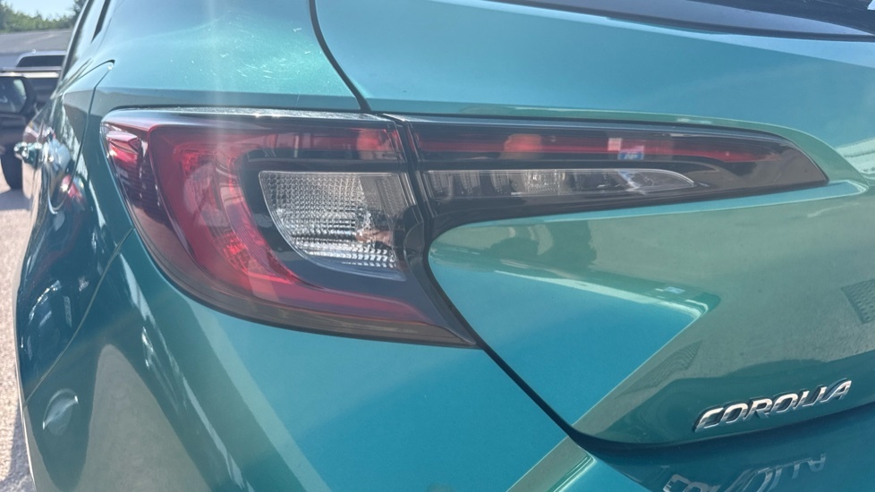 Toyota Corolla 1.8 Hybrid Excel Cvt  #21