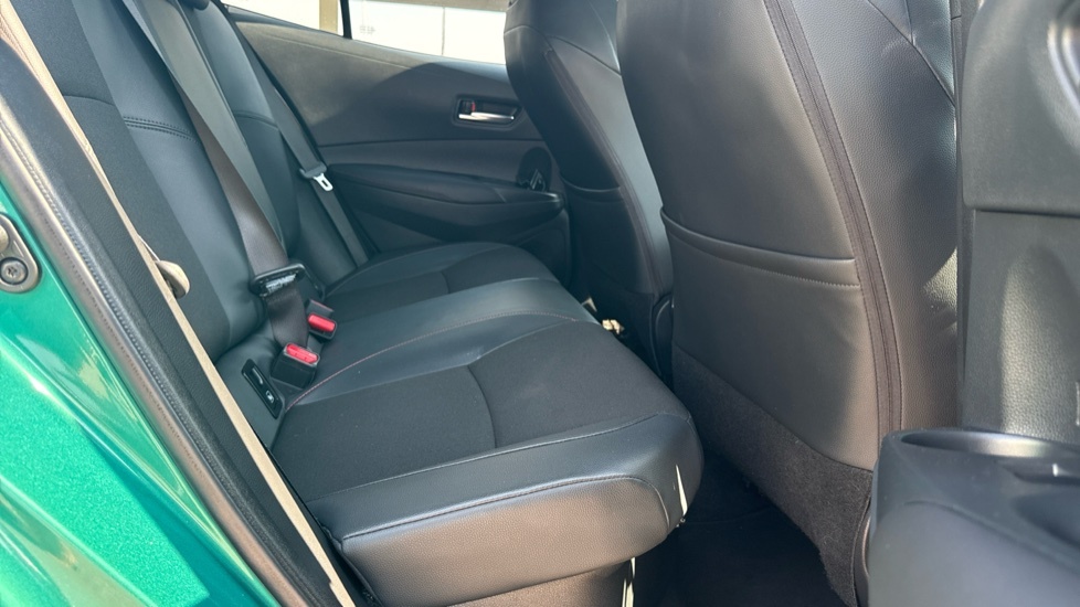 Toyota Corolla 1.8 Hybrid Excel Cvt  #8