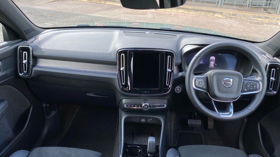 Volvo XC40 Plus Blue #5
