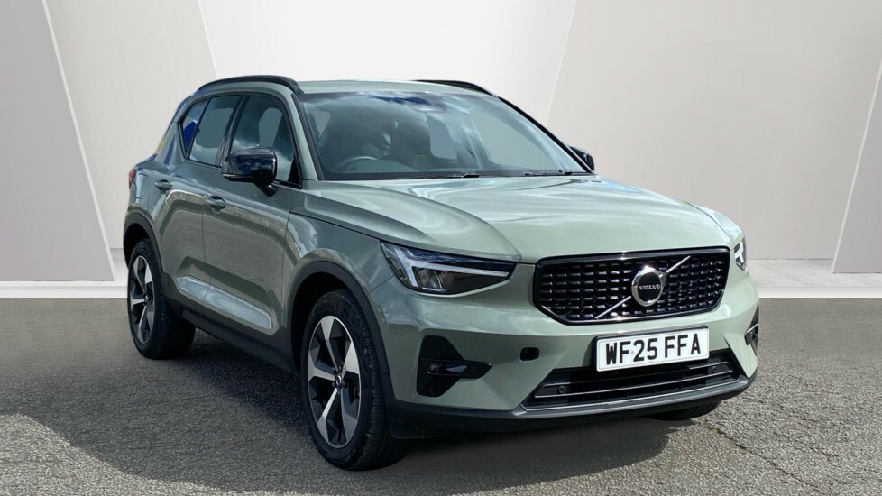 Volvo XC40 Plus Blue
