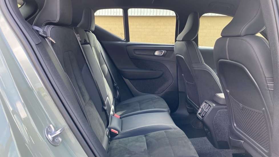 Volvo XC40 Plus Blue #6