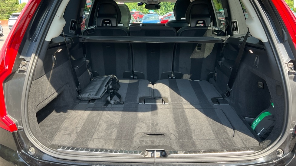 Volvo XC90 Plus Black #4