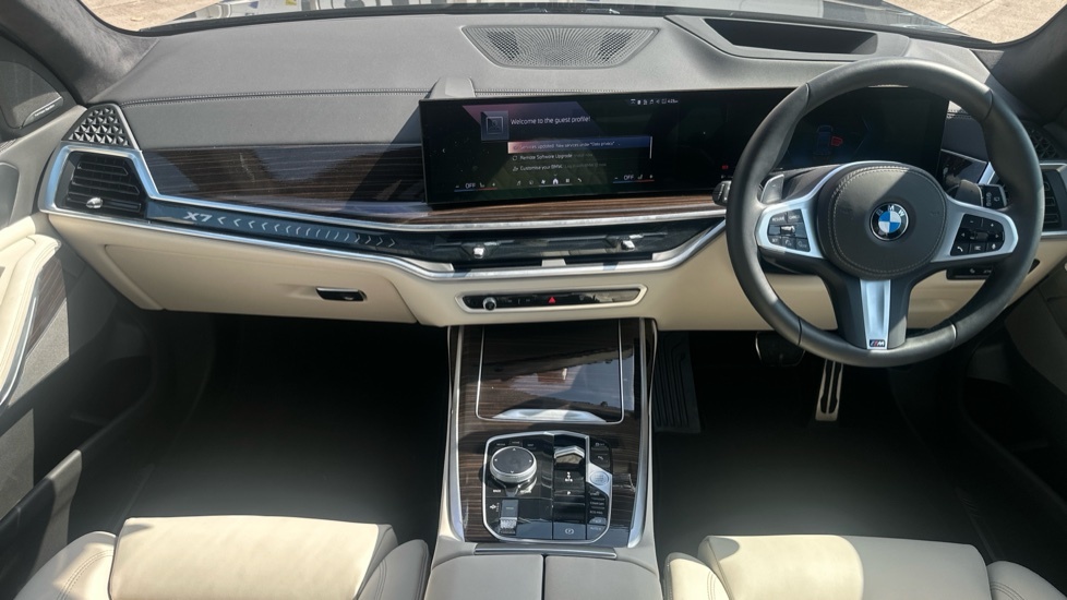BMW X7 M Sport Black #4