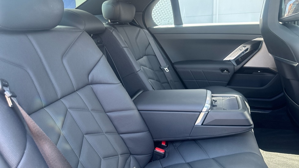 BMW 7 Series 750E Xdrive M Sport 2026 Black #26