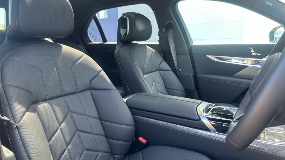 BMW 7 Series 750E Xdrive M Sport 2026 Black #10
