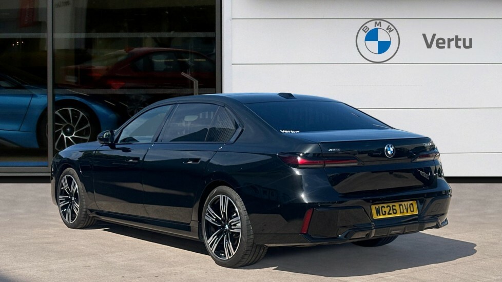 BMW 7 Series M Sport Black #2