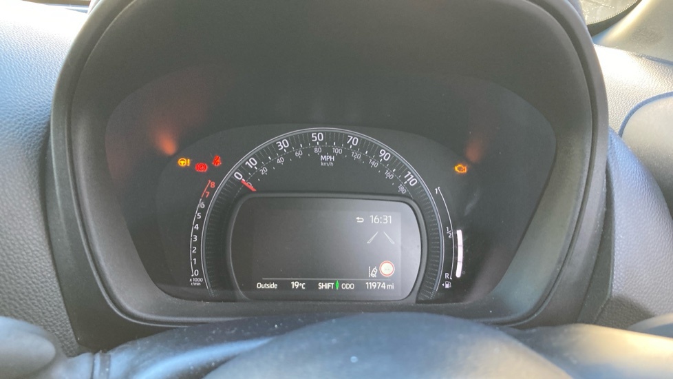Toyota Aygo X Edge Beige #9