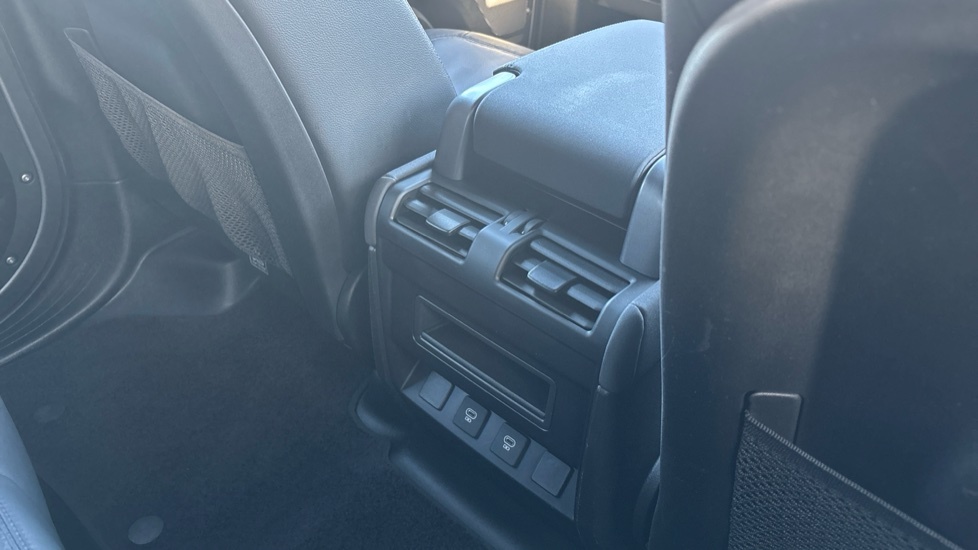 Land Rover Defender Defender D250 Xs Edition 110  #18