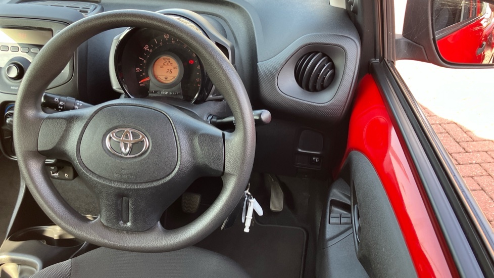 Toyota Aygo X X-claim White #10