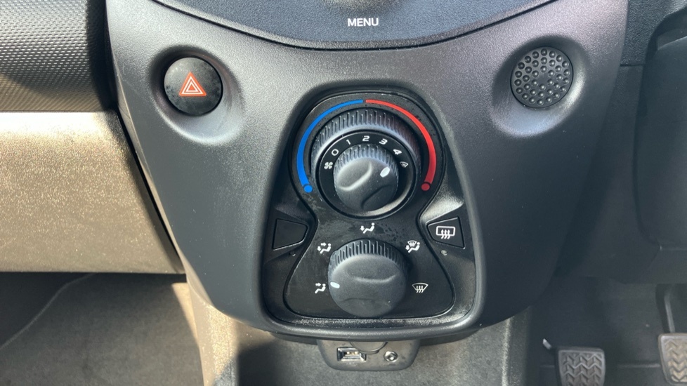 Toyota Aygo X X-claim White #33