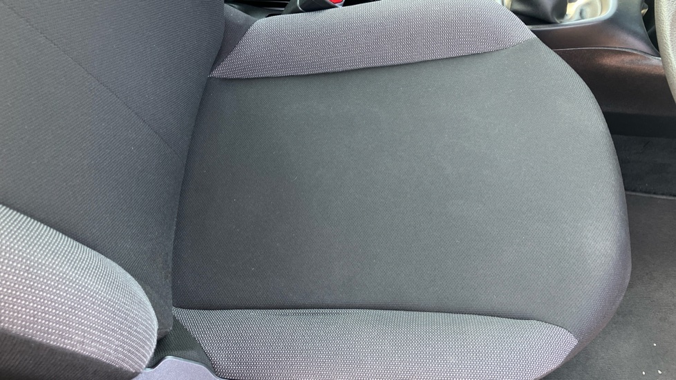 Toyota Aygo X X-claim White #17