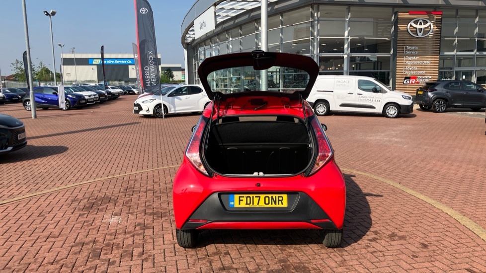 Toyota Aygo X X-claim White #42